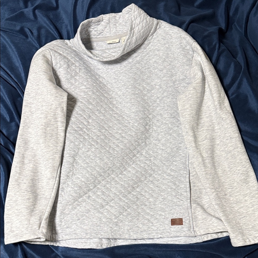 L.L. Bean Light Gray Quilted Swearshirt
